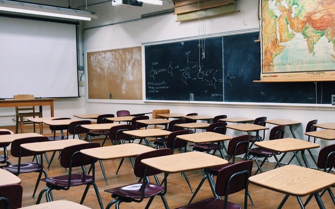 Scuola e adolescenza: perché il modello attuale può ostacolare l’apprendimento (e cosa possiamo ripensare)